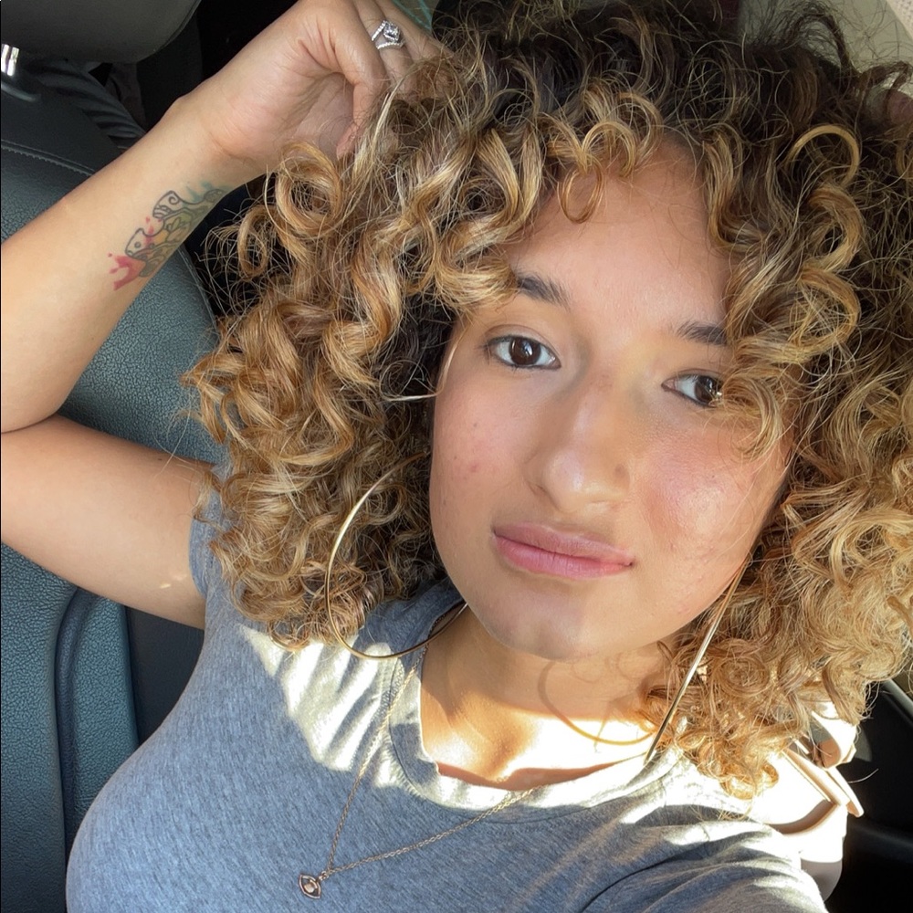 Meet your Posher, Janel